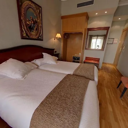Angeles Hotel 4*